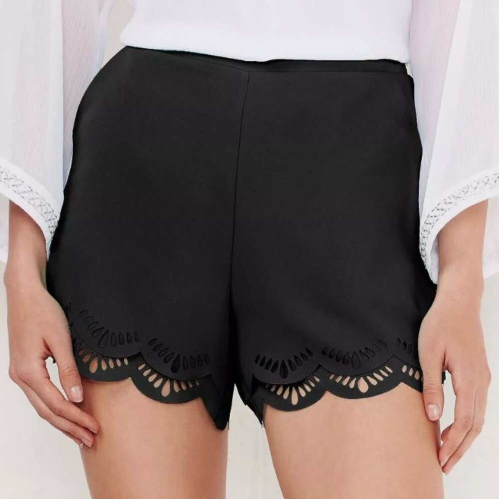 LC Lauren Conrad Black Scalloped Eyelet Short Small Elastic Waist Pockets Summer